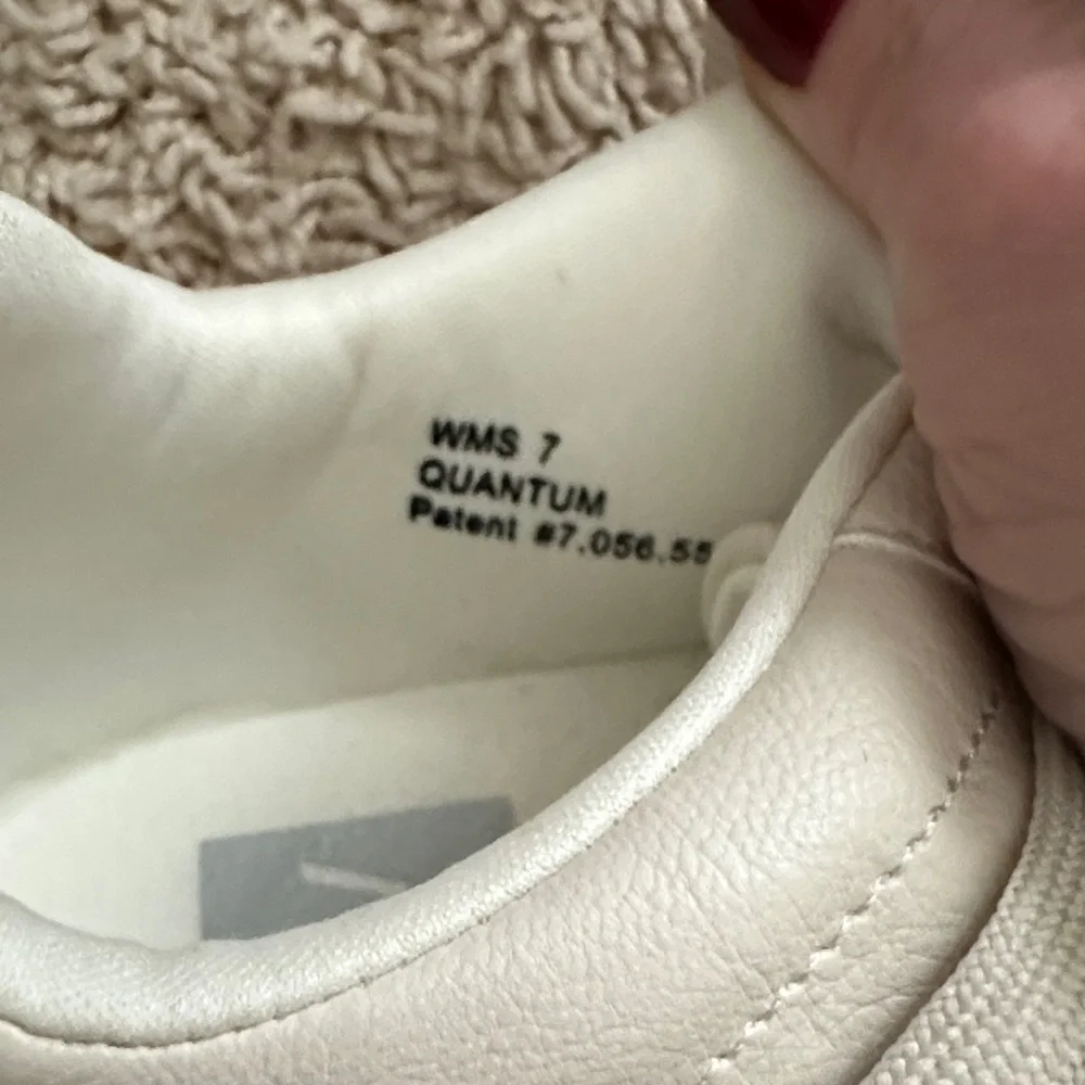 EUC size 7 DV by Dolce Vita White Sneakers - Picture 9 of 9